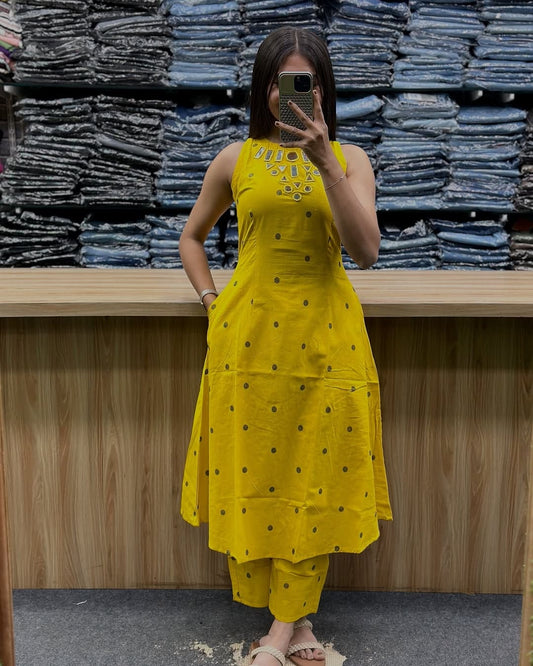 🌿 Presenting Our Beautifully A-Line Cotton Kurta Set 🌿