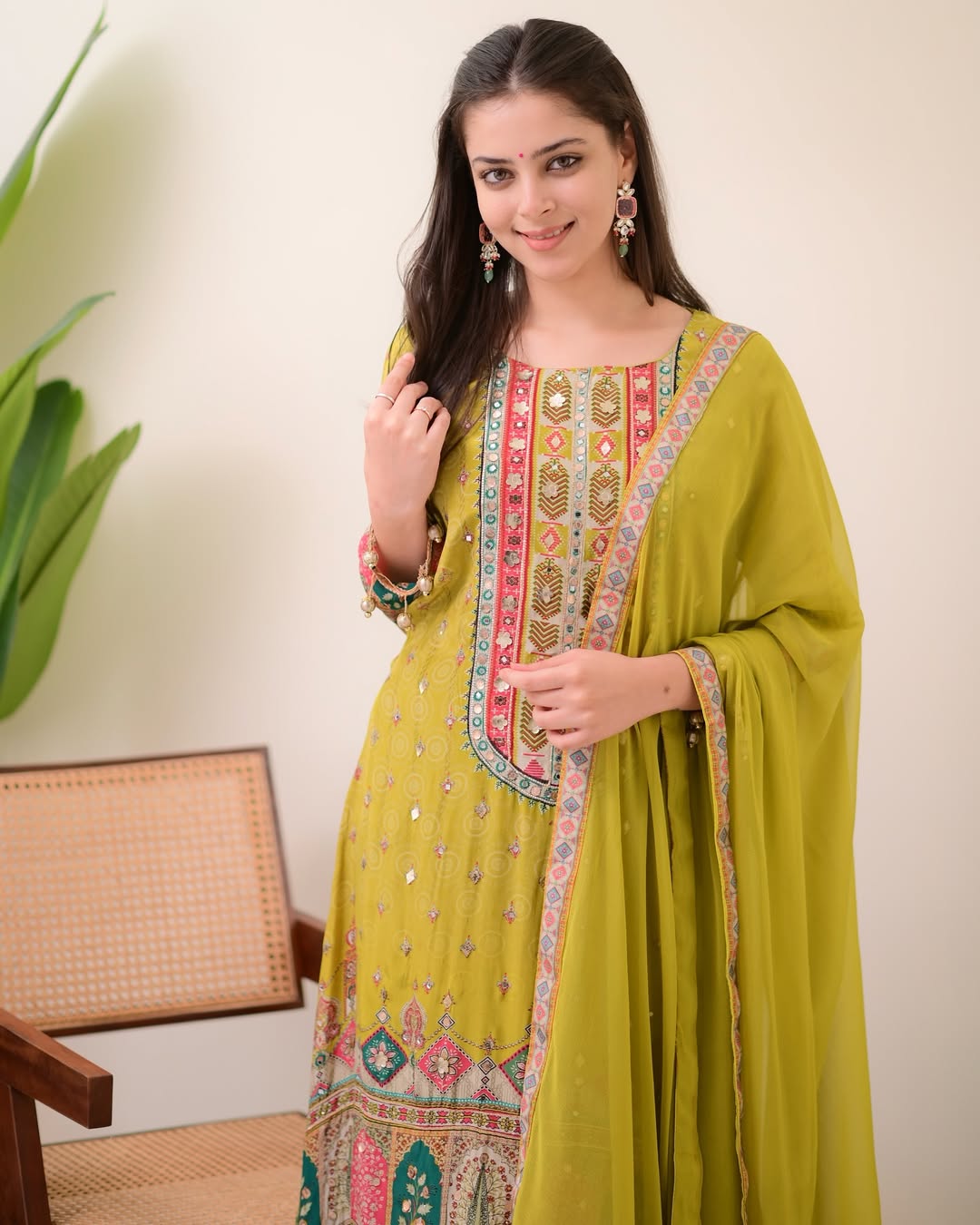 🌿 NEW ARRIVAL – PISTA SHANTI ANARKALI ROUND SET 🌿